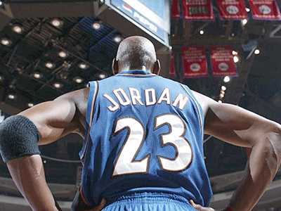 篮网vs尼克斯欧文的篮球鞋 篮网vs尼克斯欧文的篮球鞋